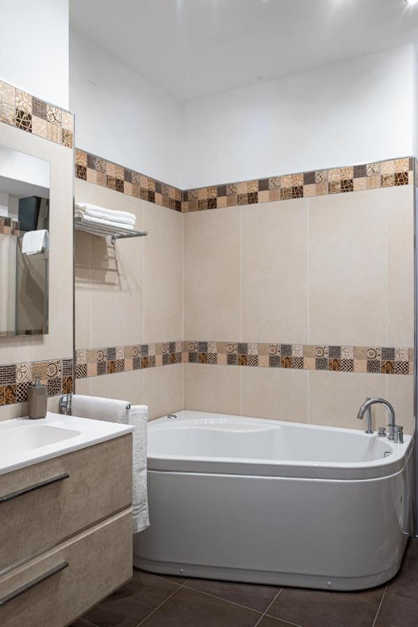A Due Passi - Guest House Santo Stefano di Camastra Luaran gambar